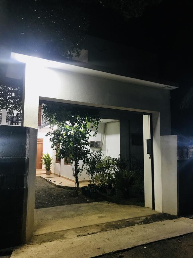 Emarald Holiday Homes Anuradhapura Exterior foto